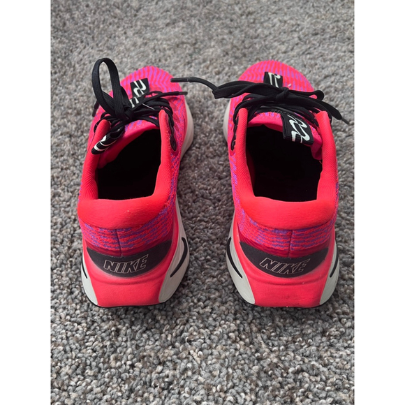 Nike Motiva walking shoe in the Bright Crimson/Fuchsia Dream/Black colorway sz7 - Picture 3 of 7